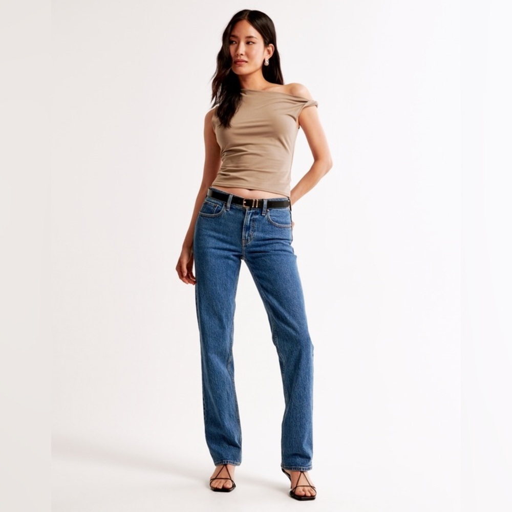 NWT Abercrombie & Fitch 90s Straight Ultra High Rise Jean